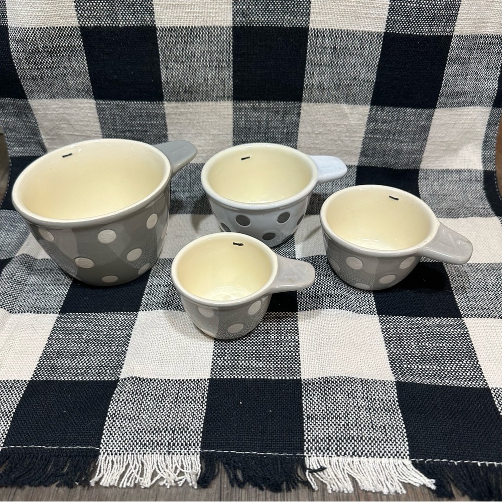 Ceramic measuring cups, gray, and white farmhouse style